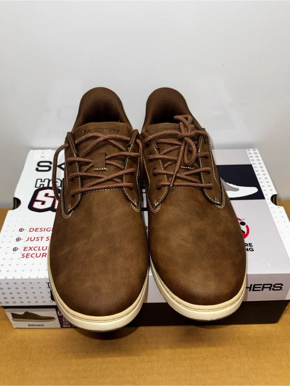 Skechers Men’s Brown Hands Free Swift Fit Casual Shoes. Size 10 - Excellent